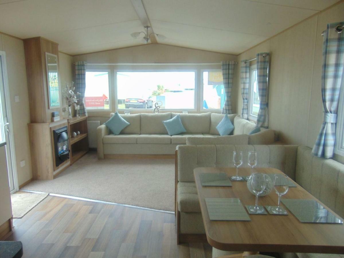 Private Caravan On Golden Sands Holiday Park, North Wales Kinmel Bay Exterior photo