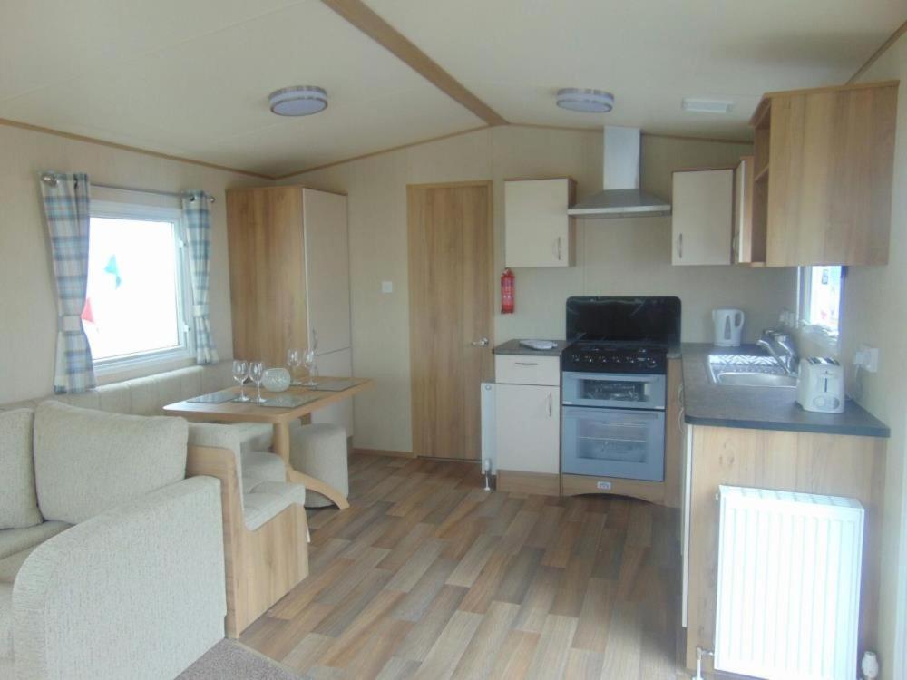 Private Caravan On Golden Sands Holiday Park, North Wales Kinmel Bay Exterior photo